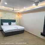Santosh 2 Inn Puri