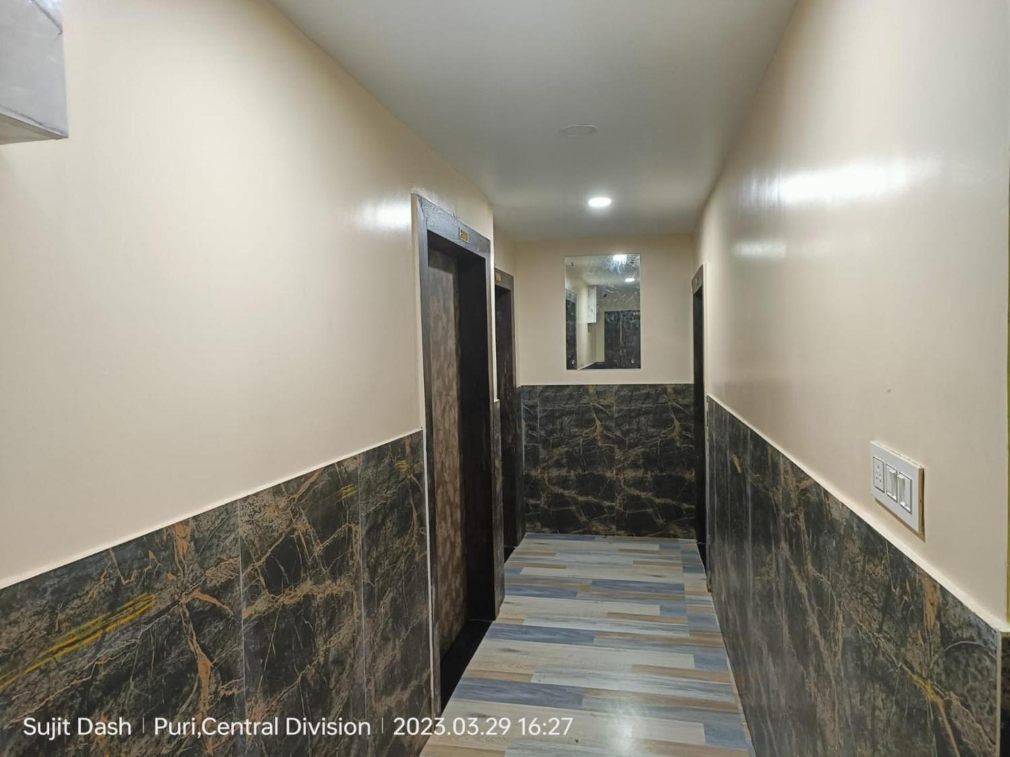 Santosh 2 Hotel 3*