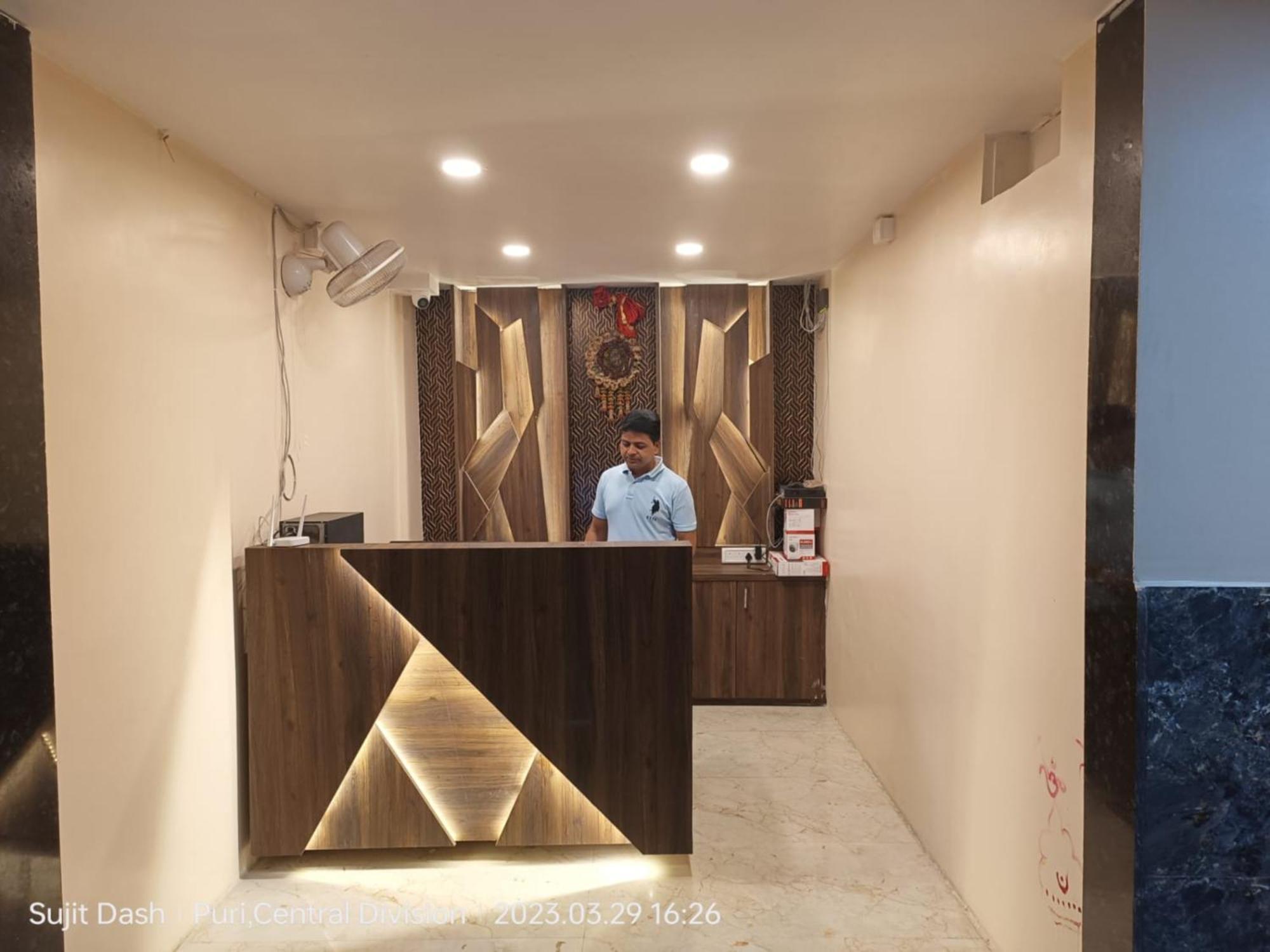 Santosh 2 Hotel 3*